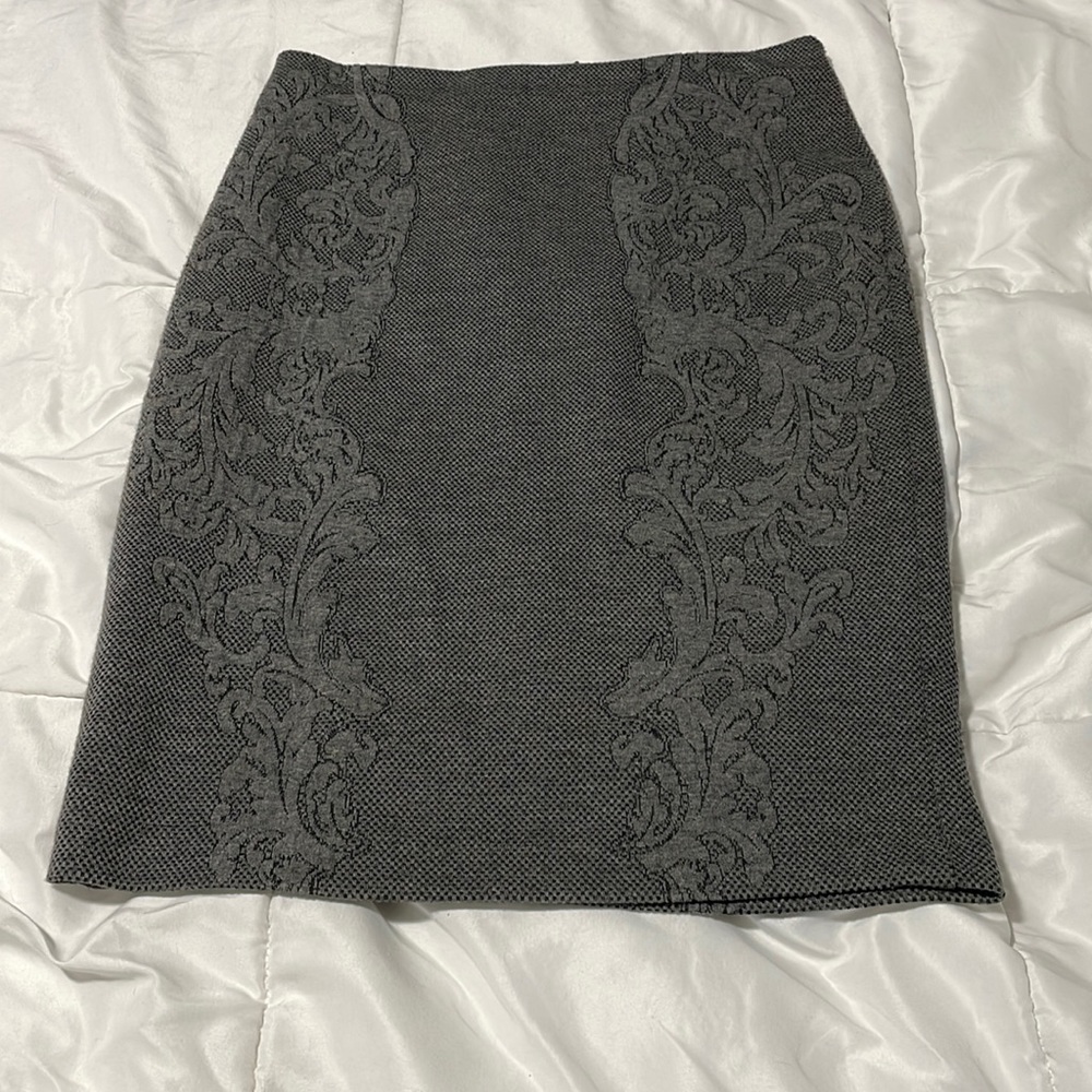 HM skirt size S.